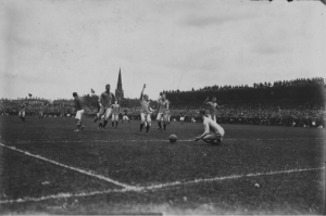 Danish supporters watching the 1917-fixture in Copenhagen from the roof of the stand. Photo: The National Library of Denmark, photographer Holger Damgaard
