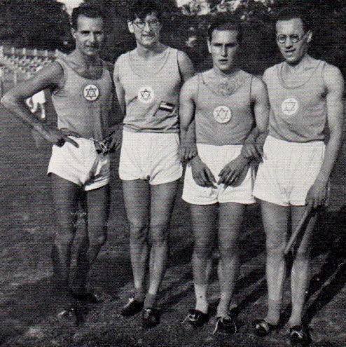 4 x 400 Hakoah 1932 that deprived in 1936 of the victory  left to right - Metzl, Deutscher, König, Klein