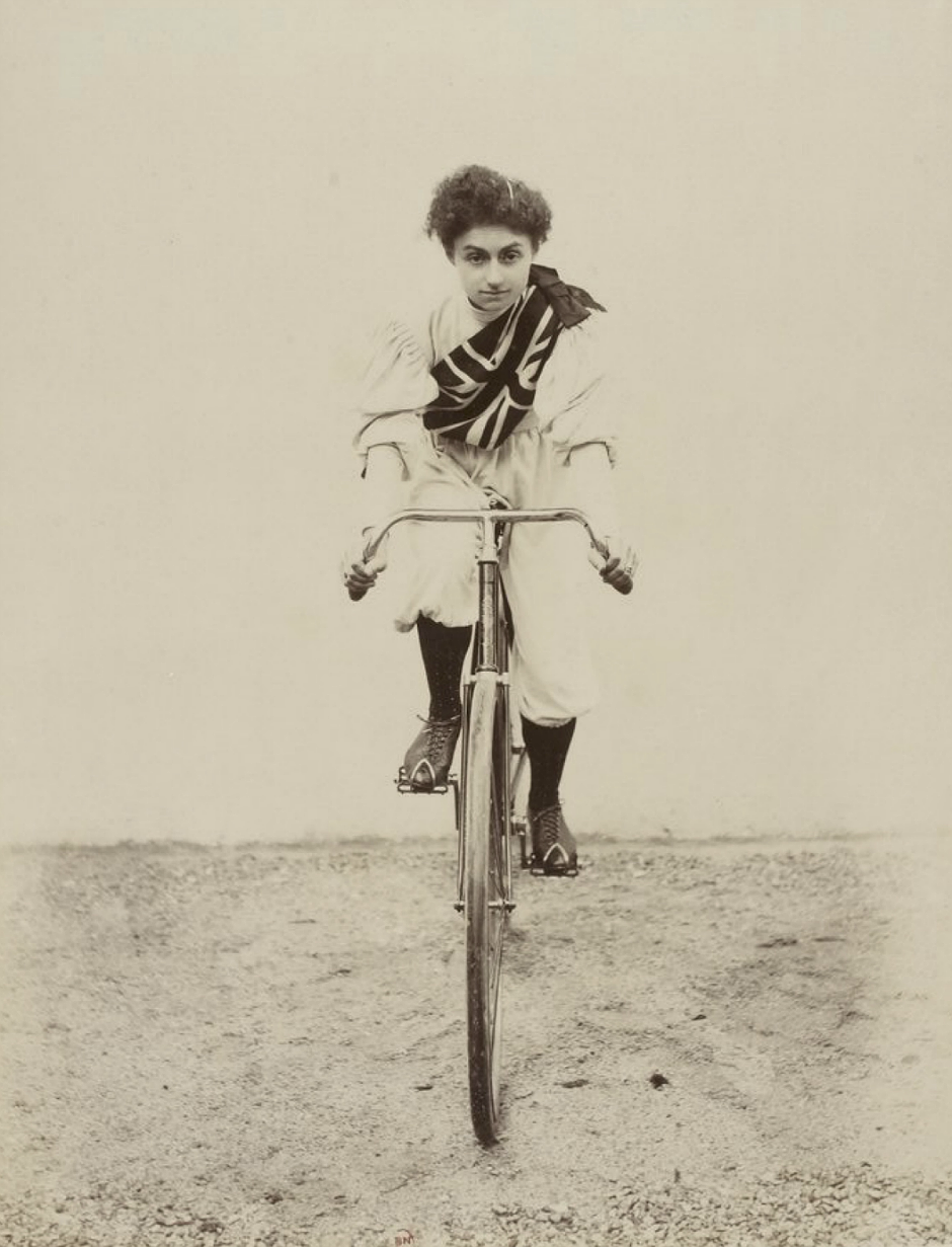 Mrs Grace versus Lisette A comparison of the English and French women