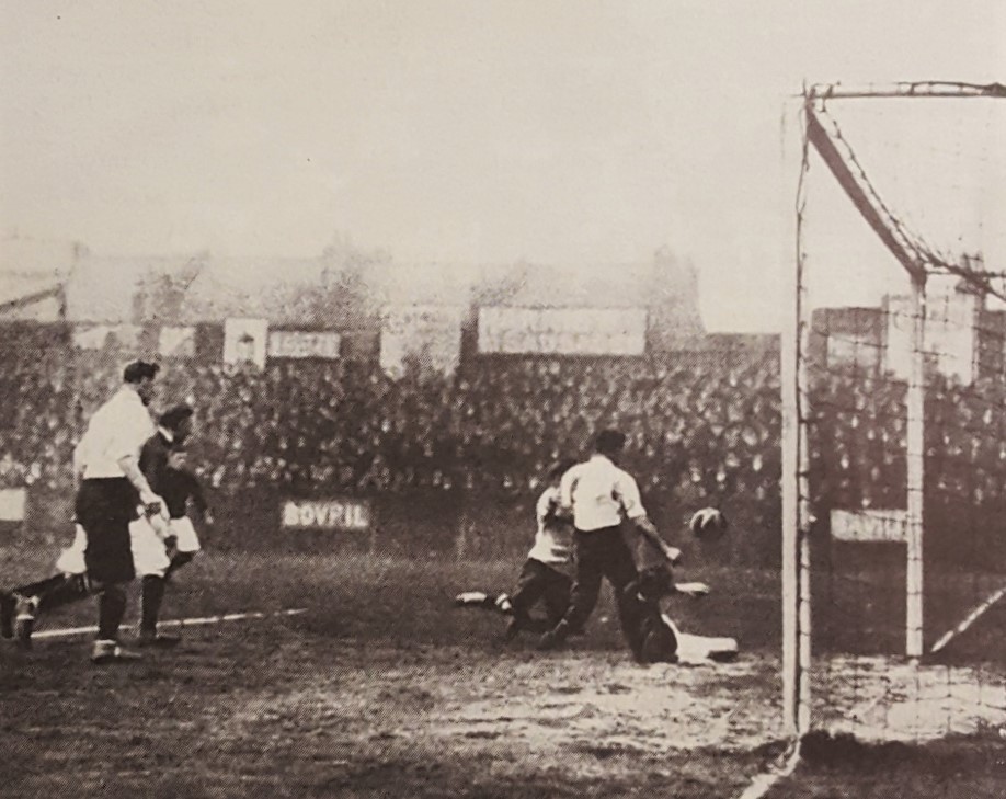 Image-5-Action-from-the-Spurs-v-Middlesbrough-replay-at-White-Hart-Lane-in-February-1905-Harry-Glasper.jpg